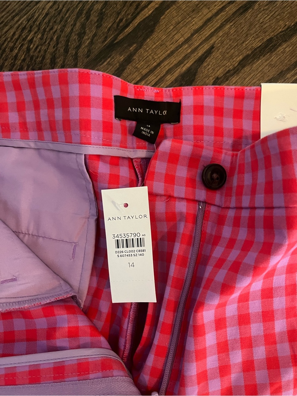 Ann Taylor Pink & Red Gingham Crop pants NWT sz 14 Classic silhouette fun colors - Picture 2 of 7